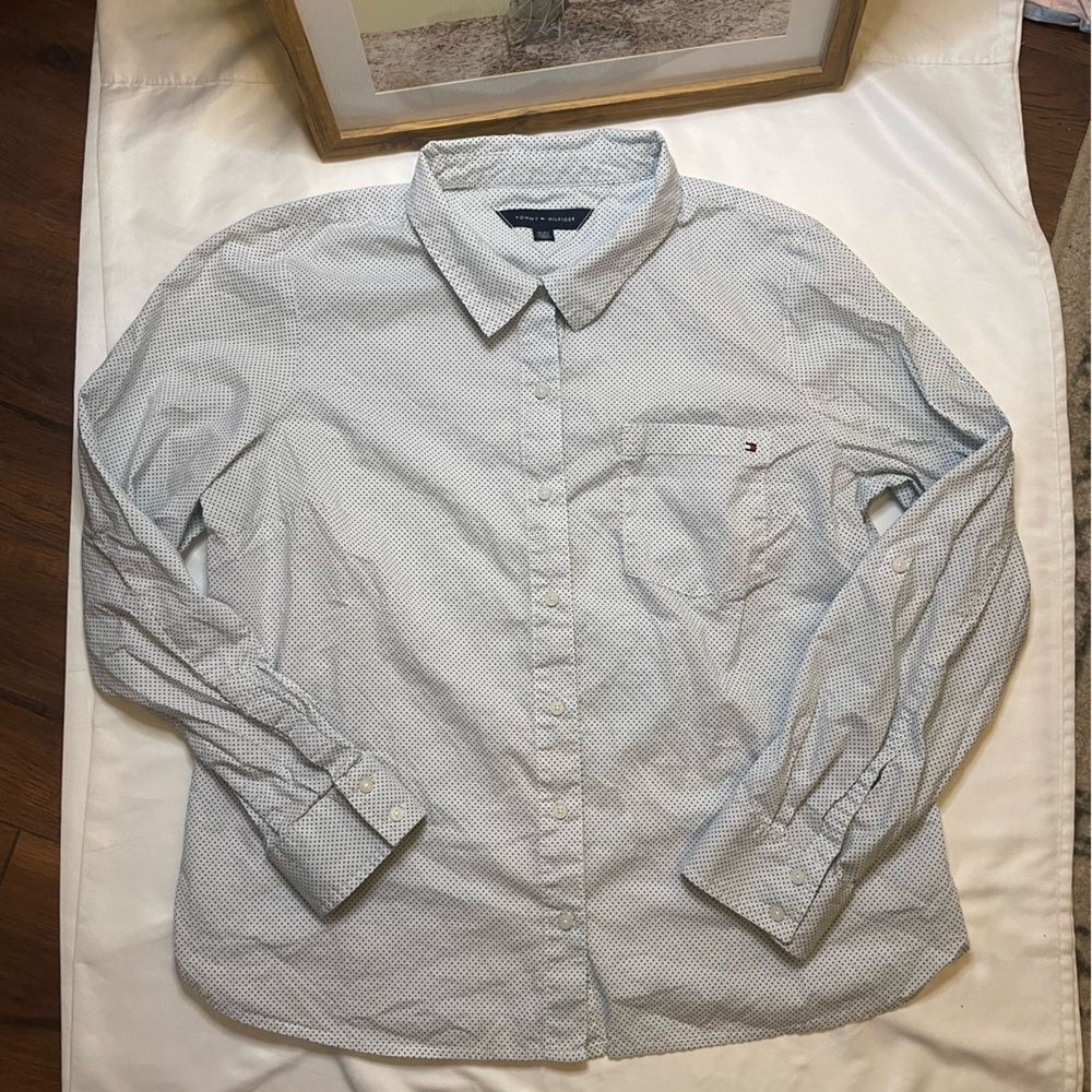 Tommy Hilfiger size XL white and navy blue polkadots button down shirt